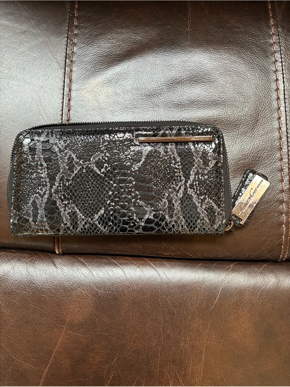 Kenneth Cole New York zip-around wallet,